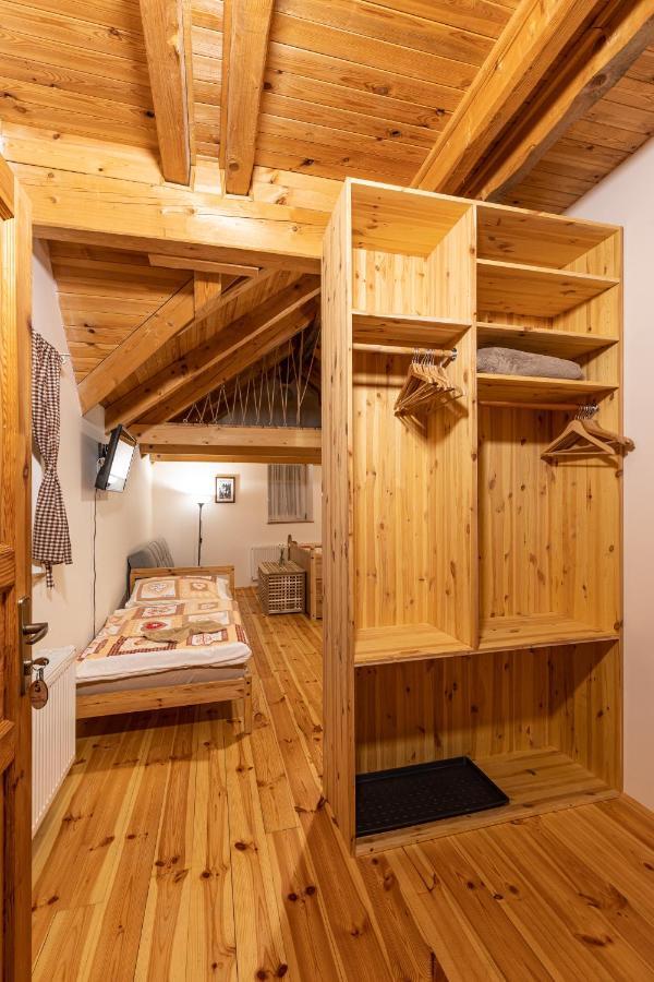 里希哈熙卡木屋旅馆 3*